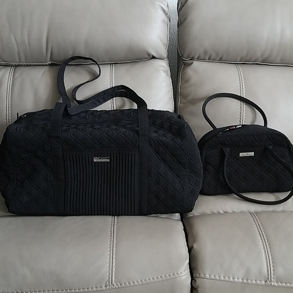 Vera Bradley Handbags - NEW Vera Bradley weekender bag with makeup bag